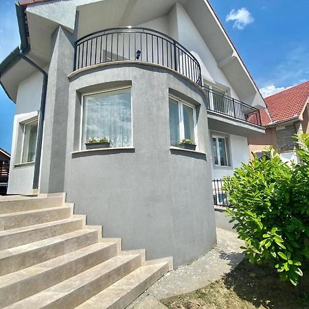 Anca'S Home Oradea Εξωτερικό φωτογραφία
